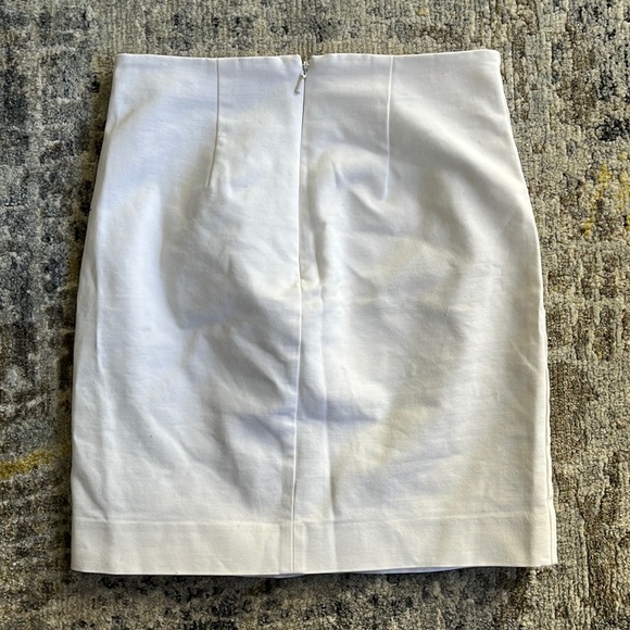 Guess by Marciano White Skirt - Picture 2 of 3